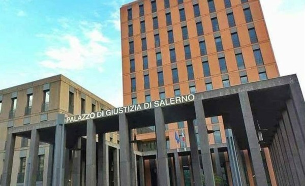 Nel tribunale di Salerno il 63esimo suicidio - Comunicato stampa