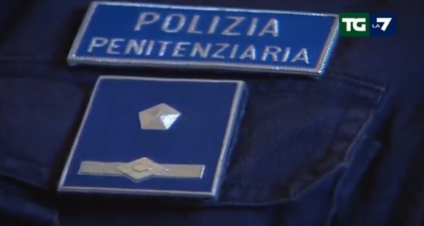 Nelle carceri italiane ancora suicidi, ancora emergenza - Servizio TG LA7